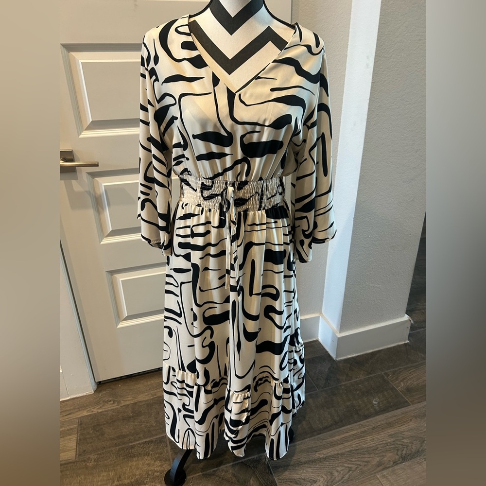 Black and Cream Patterned Top